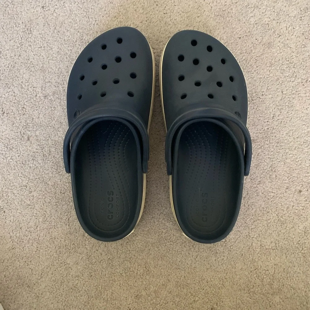 navy blue platform crocs - Picture 4 of 4